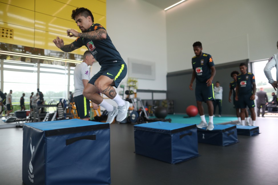 Copa do Mundo: Com Firmino, Seleção trabalha força e potência em treino físico