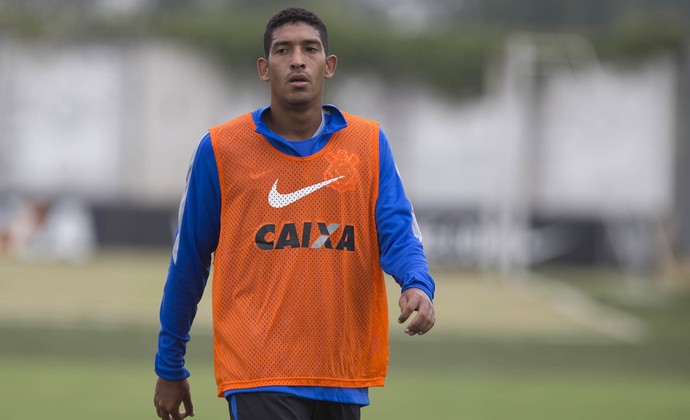 De volta após saída de Carille, Léo Príncipe pode ter chance no Corinthians