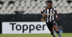 Moisés admite preocupação com parte física, mas prevê boa atuações no Botafogo