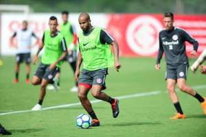 Moledo minimiza 'revanche' contra o Vitória e vê Inter em alta no Brasileirão
