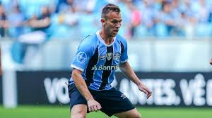 Arthur volta a treinar com bola e fica mais próximo de reforçar o Grêmio