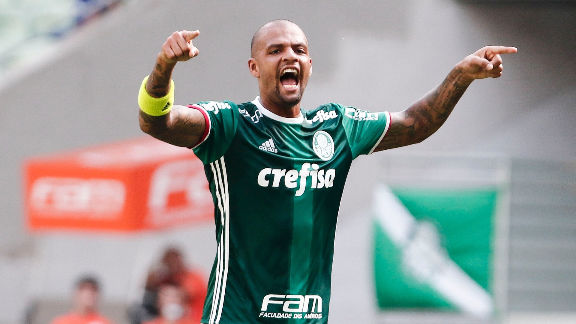 Dores no joelho tiram Felipe Melo do Palmeiras diante do Cruzeiro
