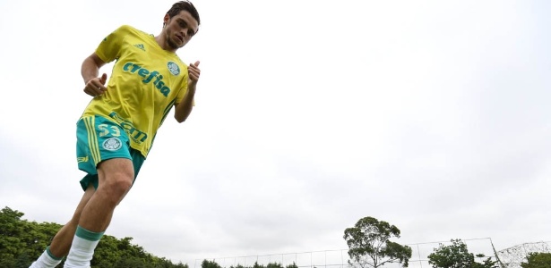 Com retornos e desfalque, Hyoran quer ocupar o seu espaço no meio-campo do Palmeiras