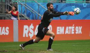 Fernando Miguel minimiza desfalques e pede um Vasco 'sem muletas'