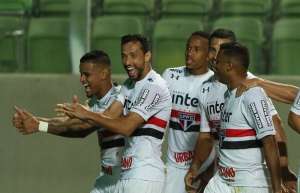 De olho na liderança do Brasileirão, São Paulo enfrenta o Botafogo no Morumbi