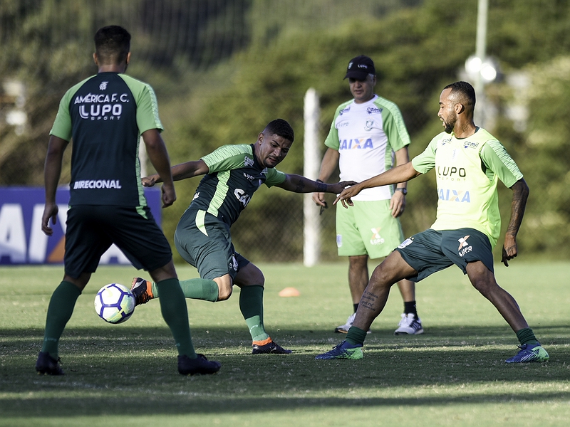 América-MG treina sem Leandro Donizete e Rafael Moura para enfrentar o Corinthians