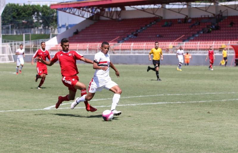 PAULISTA SUB 15: Na abertura da rodada, São Paulo tenta abrir mais vantagem na ponta