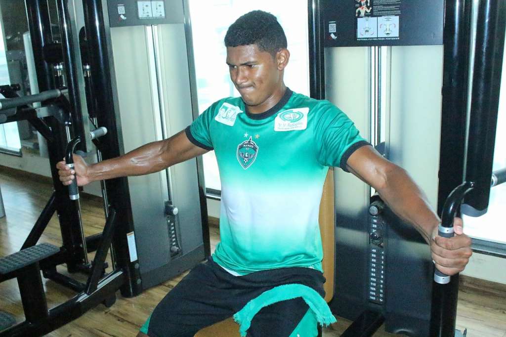 Lateral-esquerdo Negueba foi bicampeão amazonense pelo Manaus FC (Foto: Emanuel Mendes Siqueira/Manaus FC)