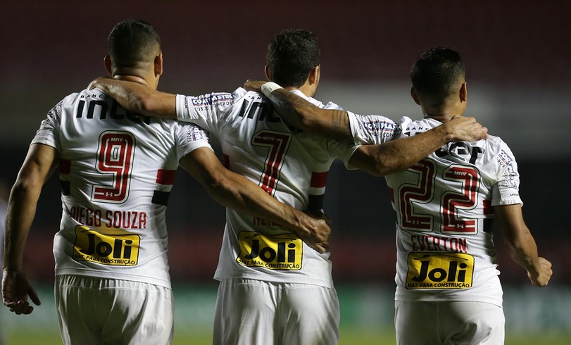O trio formado por Diego Souza, Nenê e Everton marcou os gols do São Paulo na vitória de virada sobre o Botafogo