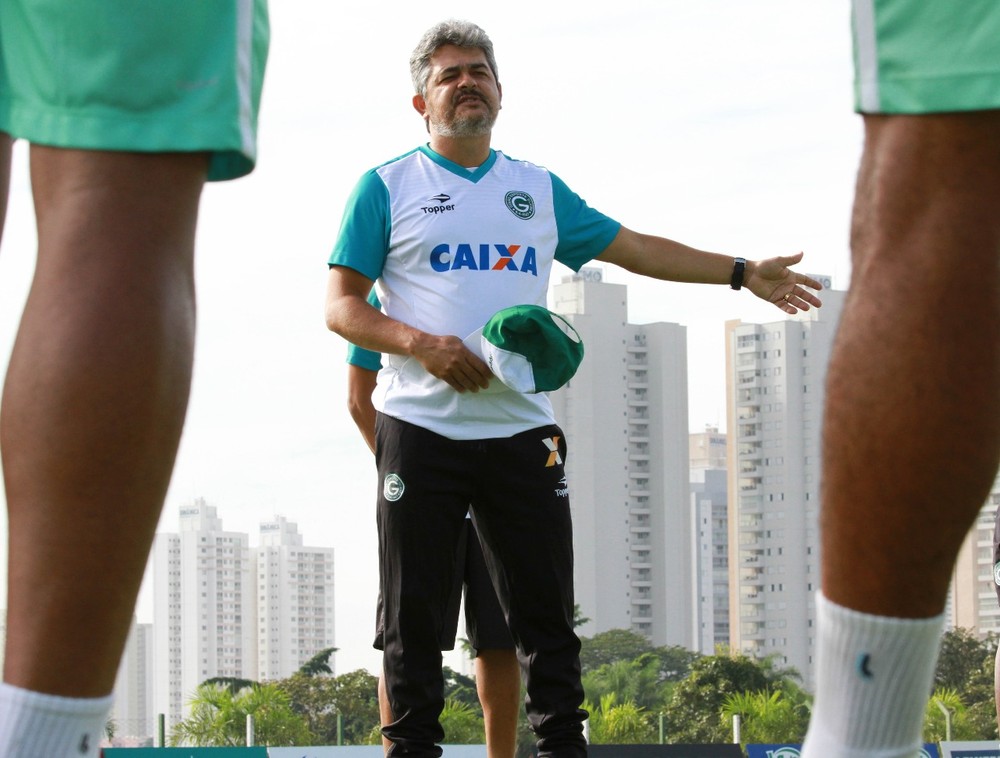 Série B: Ney Franco testa várias mudanças no Goiás em treinos fechados