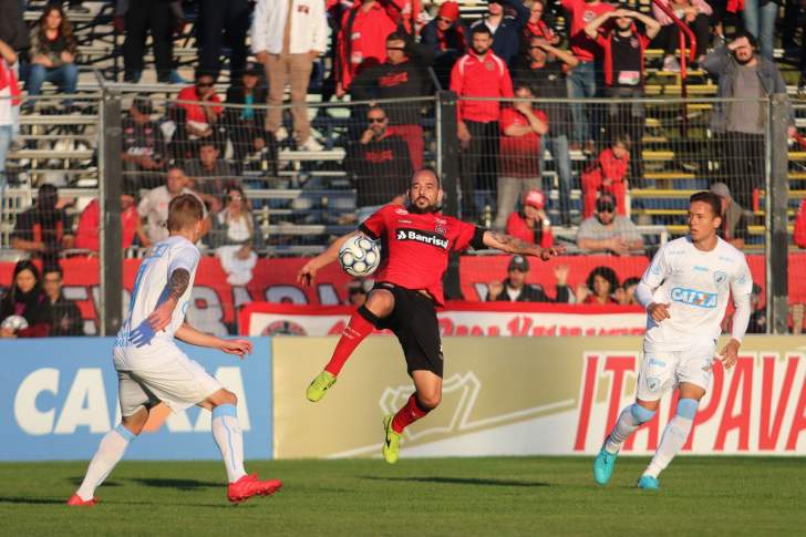 Série B: Ainda sem zagueiro, Brasil de Pelotas mantém formação