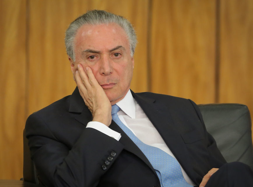 Que humilhação para abastecer tanque de combustível; e nada acontece com Temer
