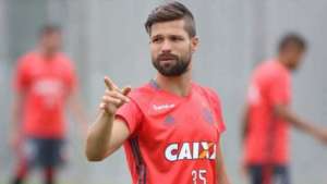 Após gol e vitória do Fla, Diego diz que Brasil 'perde' por não tê-lo na Copa