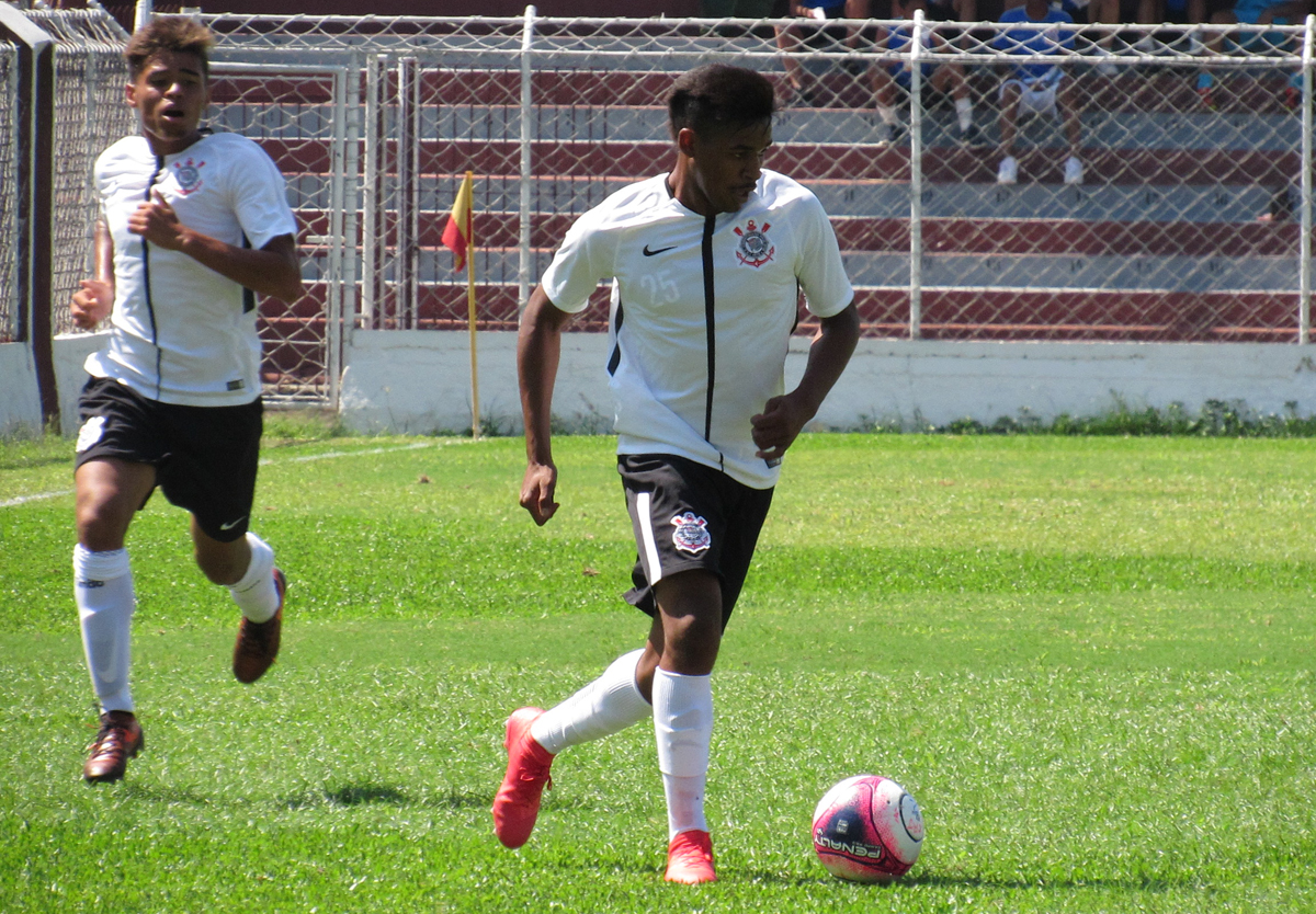 PAULISTA SUB 15: Palmeiras, Corinthians e Santos tentam se isolar ainda mais na ponta