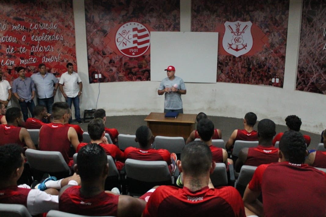 Com Náutico definido, Márcio Azevedo mira G4 do Grupo A na Série C