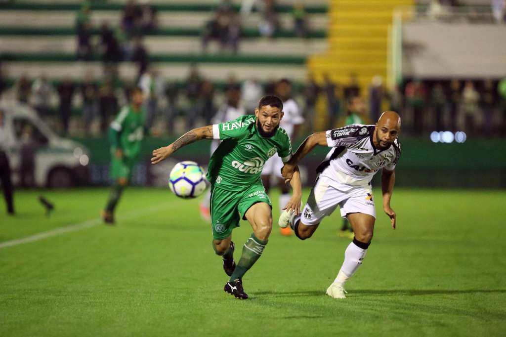 Arthur Kaíque vem sendo o grande destaque da Chape de Gilson Kleina - Sirli Freitas/Chapecoense