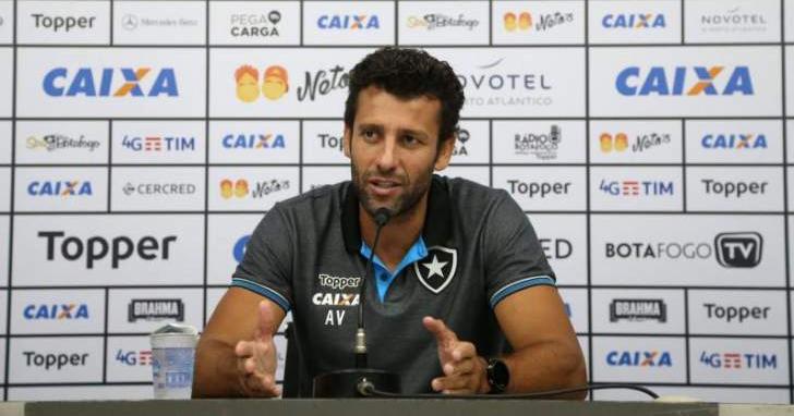 Antes de clássico, Valentim culpa arbitragem por campanha irregular do Botafogo