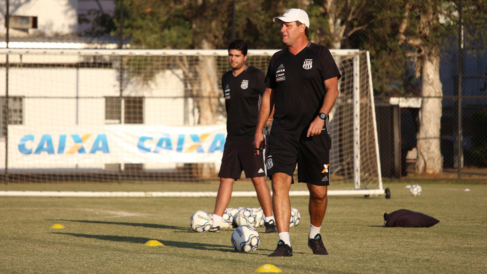 Ponte Preta x Oeste - Com interino, Macaca tenta se afastar da degola 2 0002050317511 img