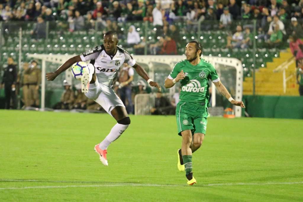 Ceará tenta se recuperar da derrota para Chapecoense - Israel Simonton/cearasc.com