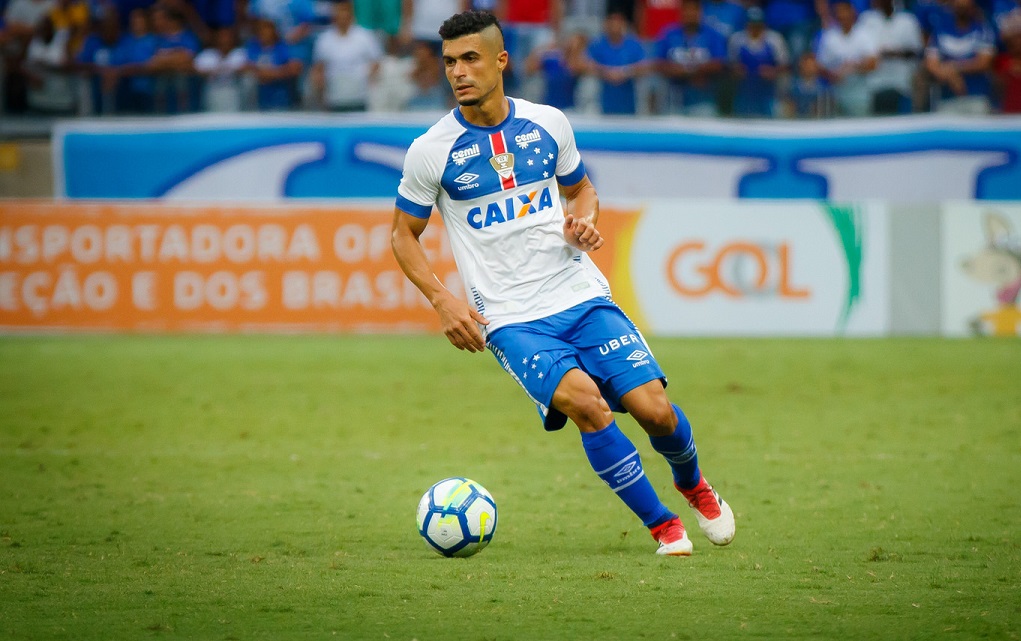 Cruzeiro busca vitória sobre Ceará para encostar nos líderes do Brasileirão