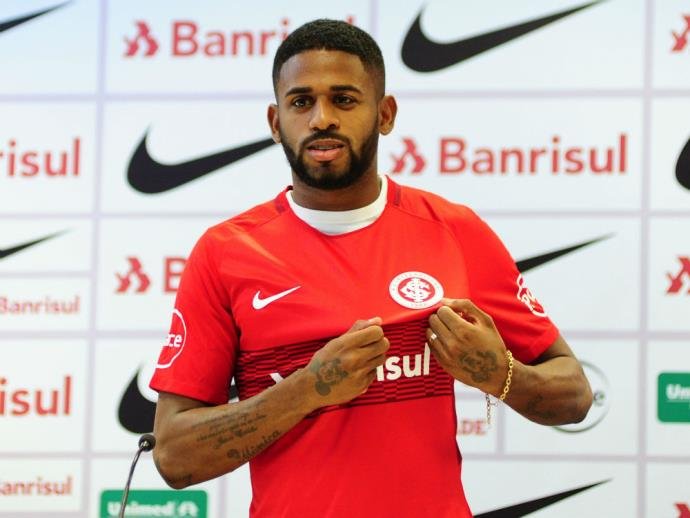 Série B: Ponte Preta encaminha acerto com lateral Ruan, encostado no Inter