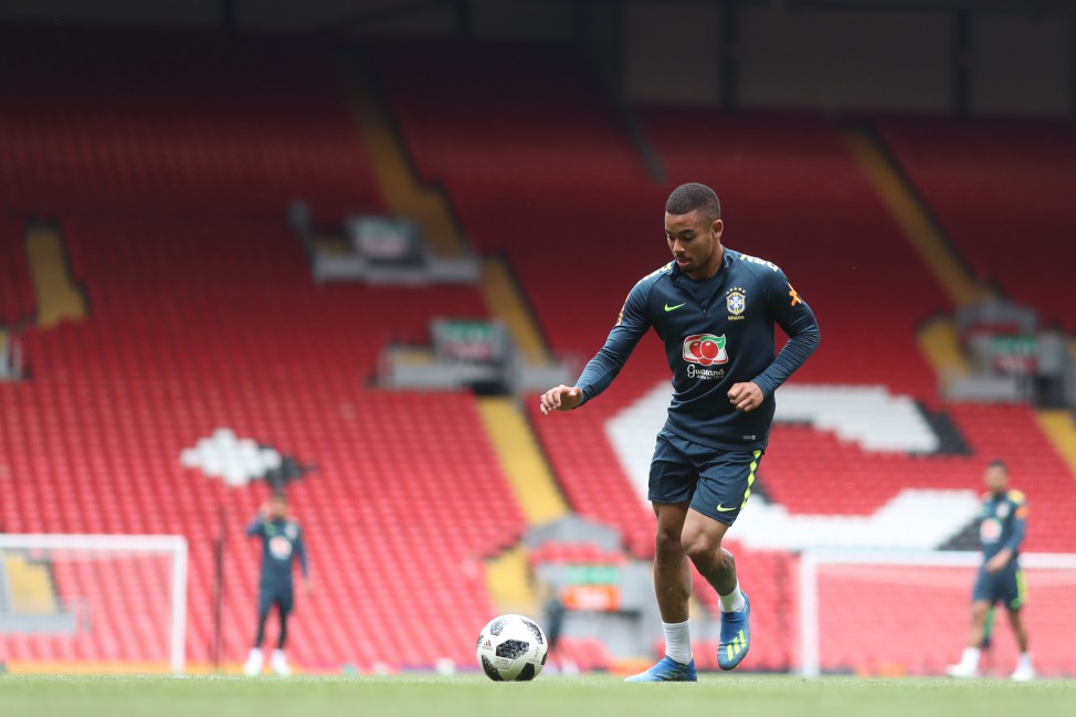 Gabriel Jesus admite surpresa, mas se diz pronto para ser capitão do Brasil