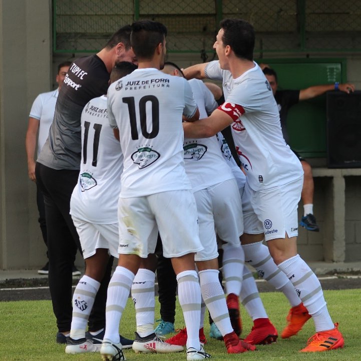 Volta Redonda-RJ 2 x 3 Tupi-MG – Galo busca virada heroica no fim e cola no Voltaço
