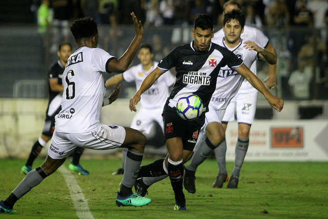 Vasco 1 x 2 Botafogo – Bem postado, Fogão vence a primeira fora de casa no Brasileirão