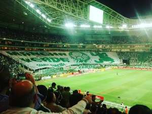 Palmeirense provoca atletas do São Paulo e causa tumulto em zona mista de estádio