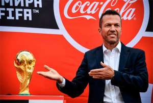 Copa do Mundo: Taça chega a Moscou pelas mãos de Matthäus