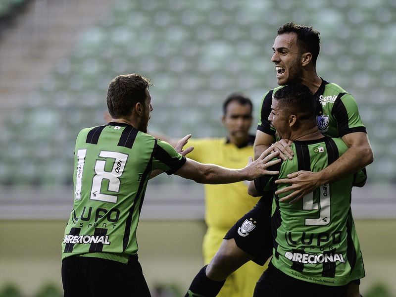 América-MG 3 x 1 Atlético-PR – Coelho se reabilita e vira o melhor mandante