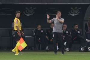 Apesar de derrota, Loss diz que Corinthians conseguiu 'se impor' no Maracanã