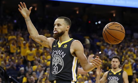 Com show de Curry, Warriors vence Cavaliers e abre 2 a 0 na final da NBA