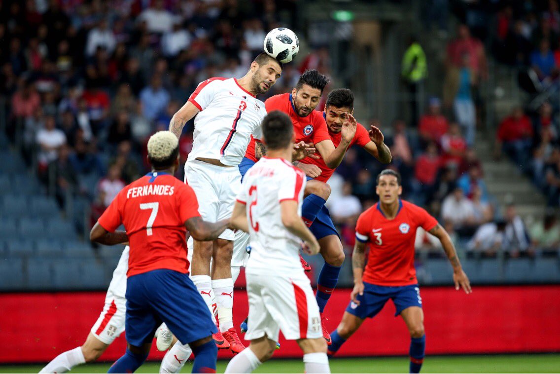 Sérvia leva gol no fim e perde para Chile em amistoso antes da Copa