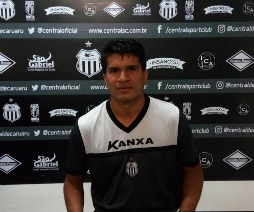 Fernando Pires vai vestir a camisa do Salgueiro. (Foto: Divulgação / Central)