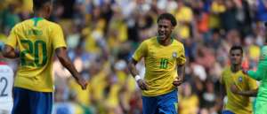 Focado na Copa do Mundo, Neymar planeja permanecer no PSG