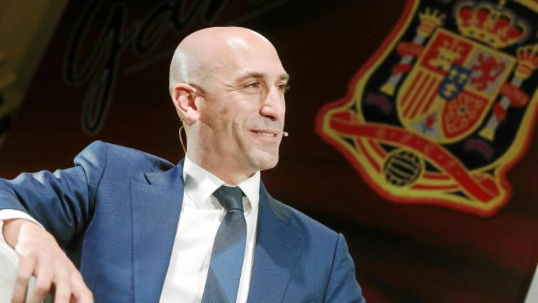 Copa do Mundo: Presidente da federação espanhola cancela viagem polêmica