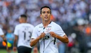 Jadson sofre lesão e só volta ao time do Corinthians após a Copa do Mundo