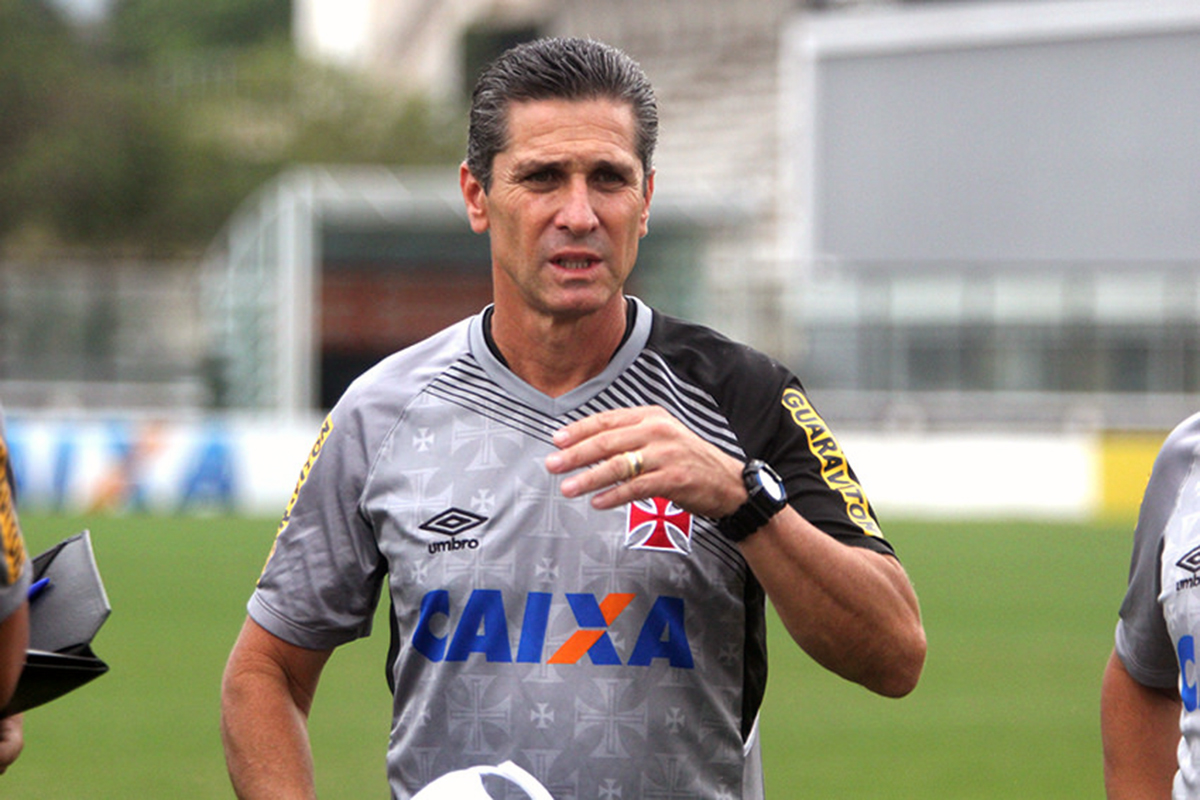 Vasco da Gama anuncia técnico Jorginho; PC Gusmão também é confirmado