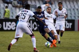 Vitória busca triunfo contra a Chapecoense para deixar a zona de rebaixamento