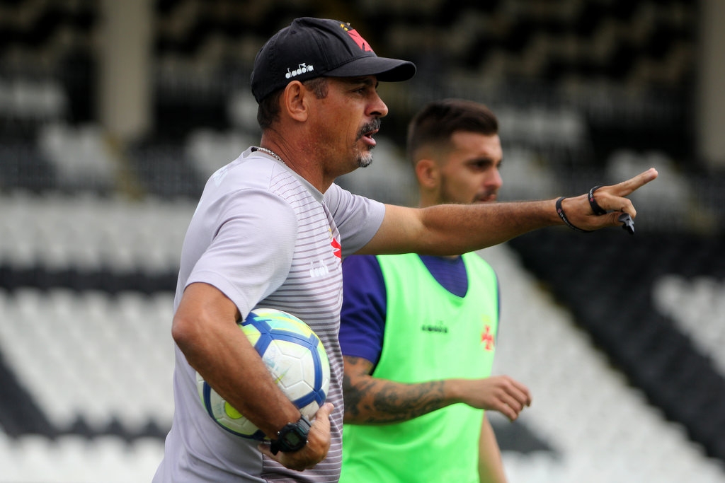 À espera do técnico Jorginho, Vasco quer se vingar do Cruzeiro no Brasileirão