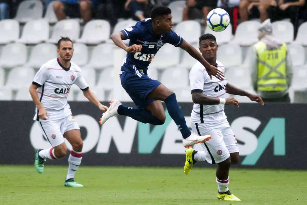 O Vitória entra em campo bastante pressionado após a goleada sofrida para o Santos