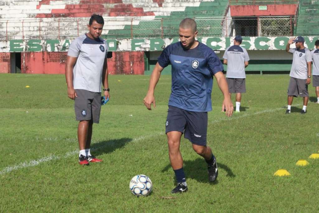 Marcondes chegou a treinar, mas não ficará no Remo. (Foto: Samara Miranda / Remo)