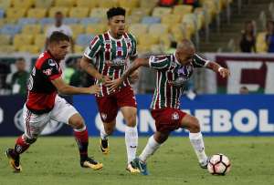 Fluminense x Flamengo - Mengão tenta vencer Fla-Flu para continuar na isolado