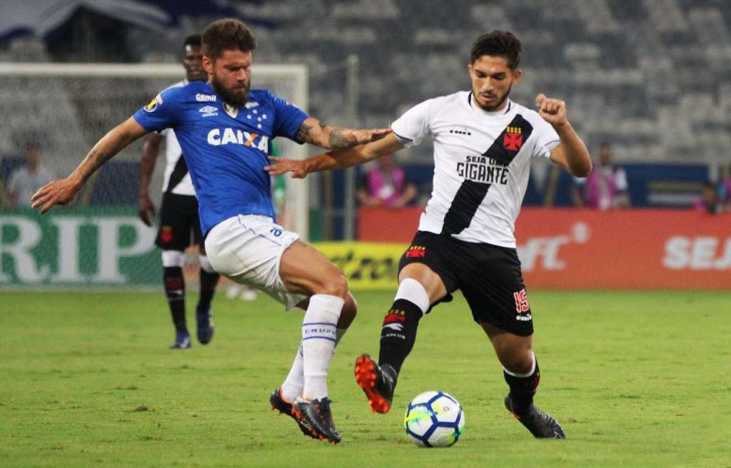 De tanto pressionar, o Cruzeiro chegou ao empate no segundo tempo