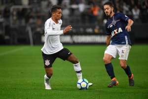 Loss explica saída de Pedrinho e diz compreender vaias da torcida do Corinthians