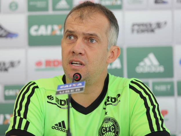 Série B: Eduardo Baptista terá reforço para buscar a 1ª vitória fora com o Coritiba