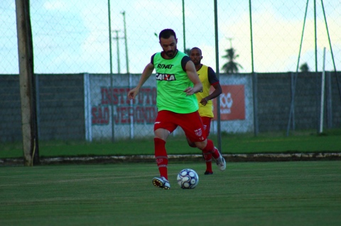 Série B: Visando voltar ser titular do CRB, Juliano fala sobre recuperação de lesão