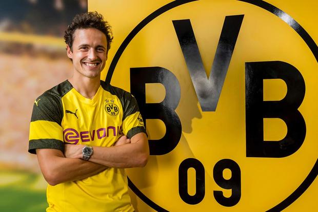 Meio-campista que disputará a Copa pela Dinamarca assina com o Borussia Dortmund