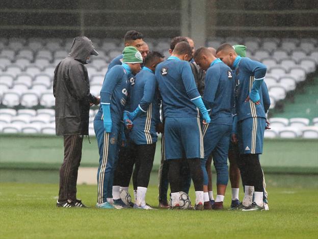 Série B: Coritiba tem dúvida para tentar acabar com jejum fora de casa